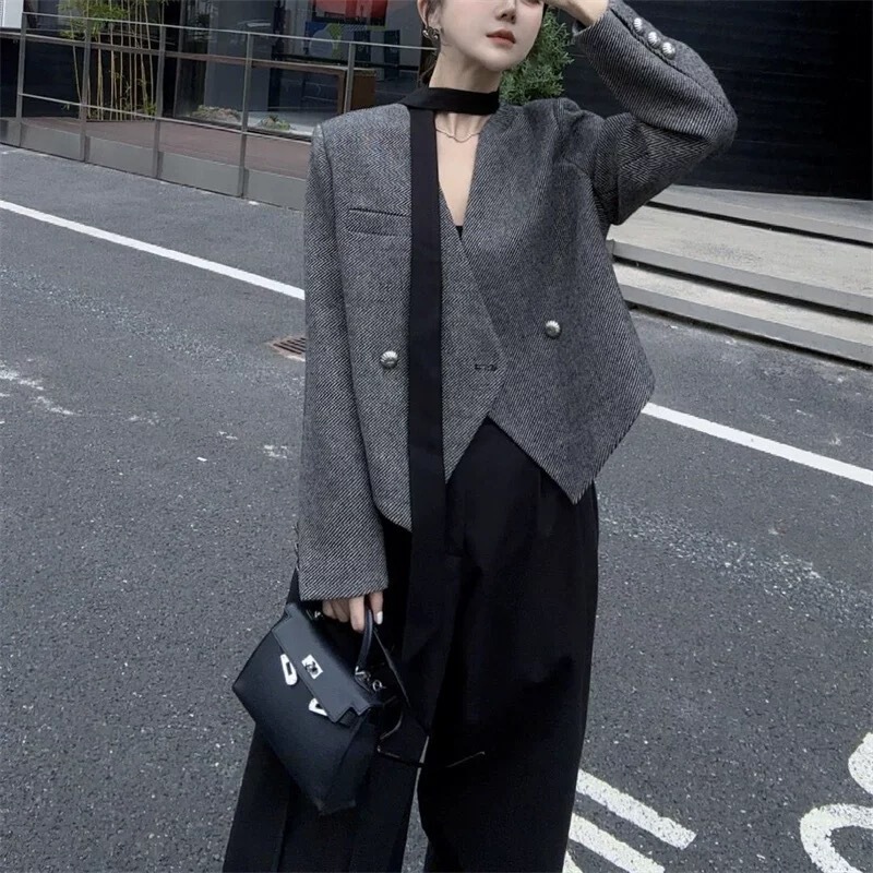 High-end sense streamer suit jacket women's autumn new design sense niche single-breasted short casual slim suit