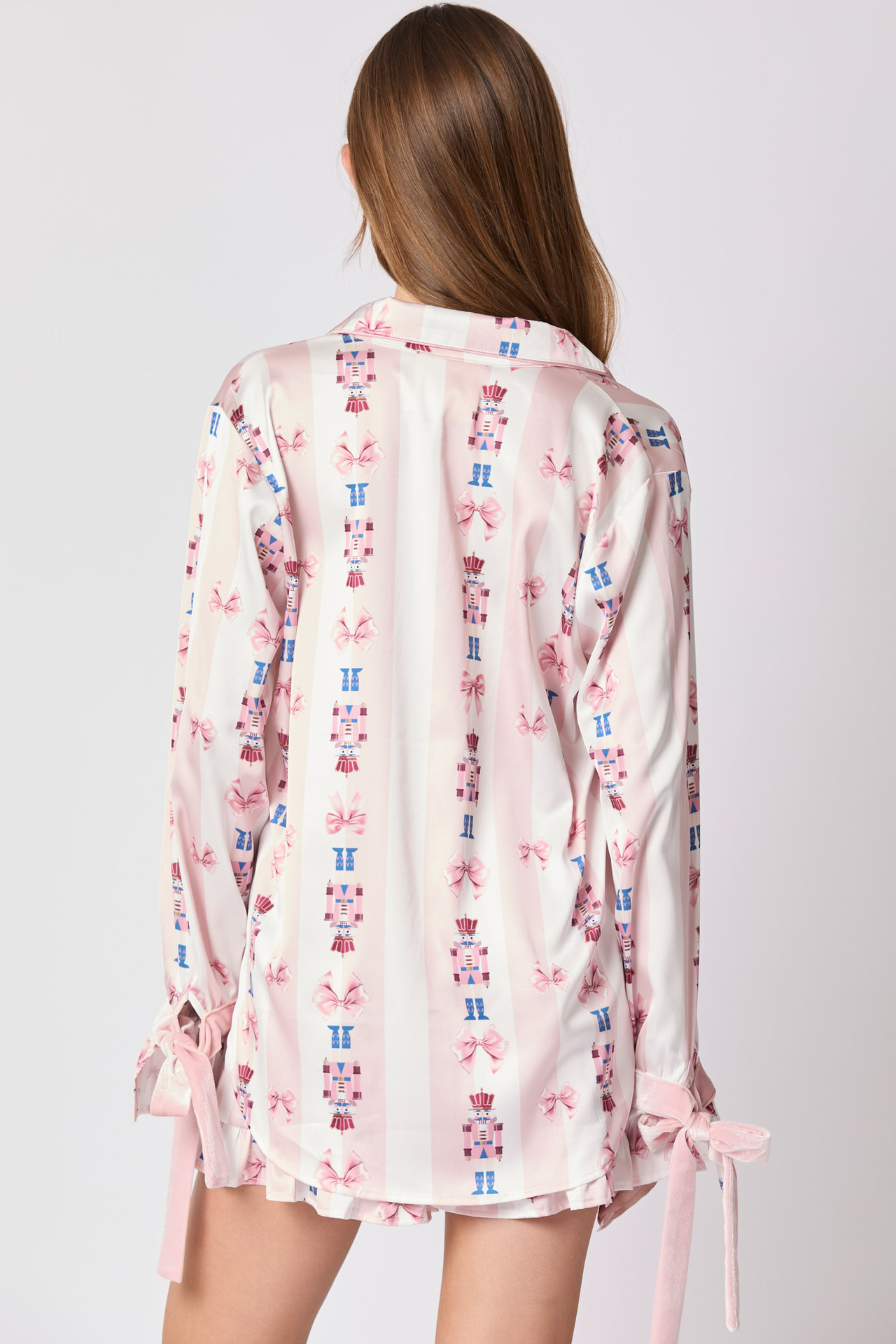 Lange pyjama set van zijde voor dames met leuke cartoon print_voghion.com