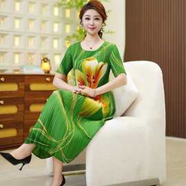 2025新款连衣裙长袖连衣裙时尚新款印花碎花大码遮肚显瘦中长裙子