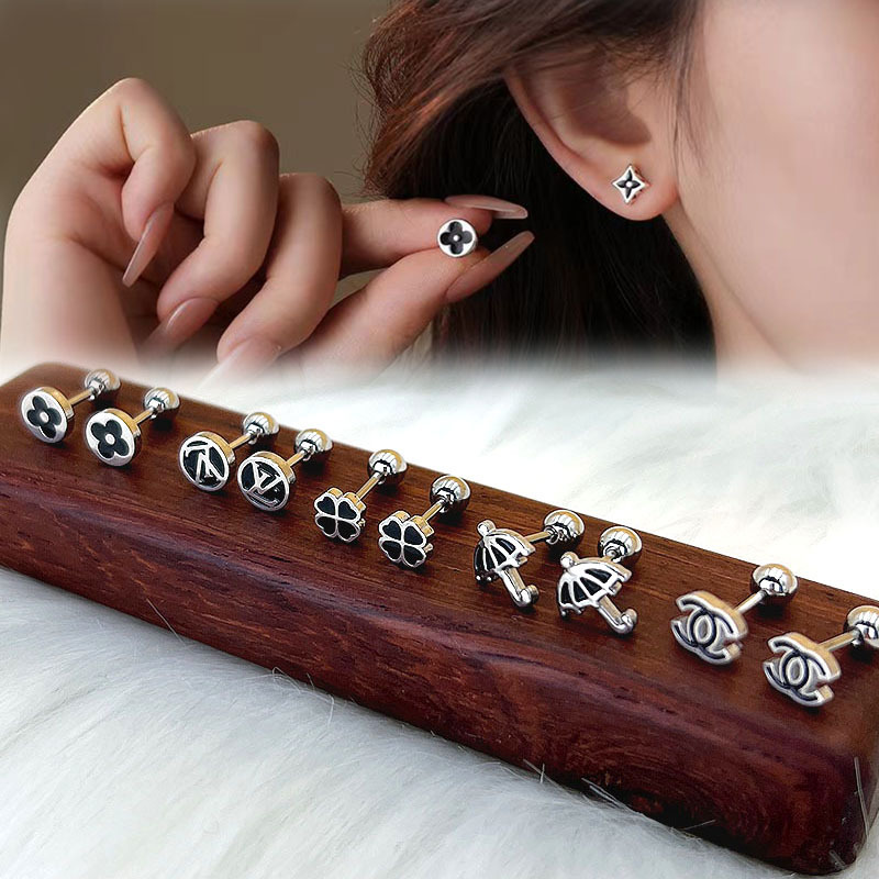 Tweed Style Four-Leaf Clover Earrings for Women Lv Letter Earrings Titanium Steel Ear Bone Nails Simple Personalized Screw High-End Earrings