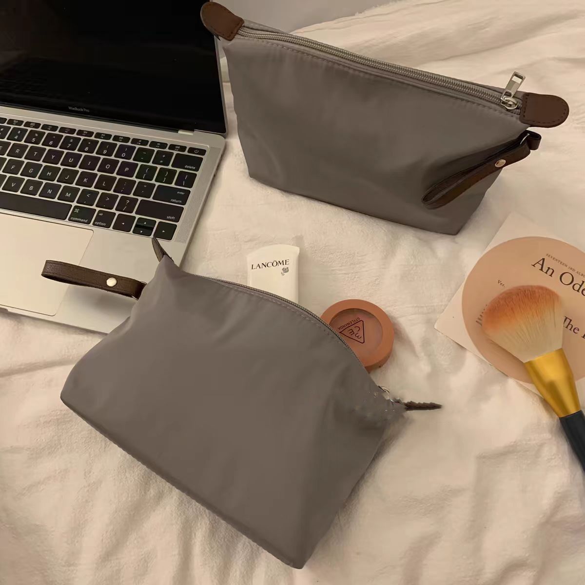 Nueva memoria compuesta bolsa de maquillaje portátil de viaje bolsa de almacenamiento de maquillaje bolsas de bolsas impermeables image 5