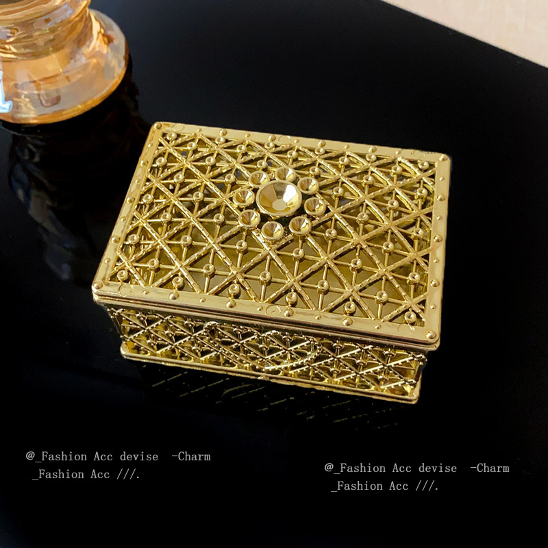 Metal high-grade jewelry storage box court style exquisite new earrings earrings necklace bracelet jewelry box wholesale women