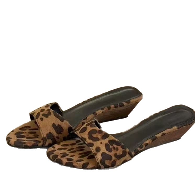 2026 verano Xiaobo tacones lu lu estampado zapatillas de una línea para mujeres con una base suave cómoda zapatillas de un pie image 5