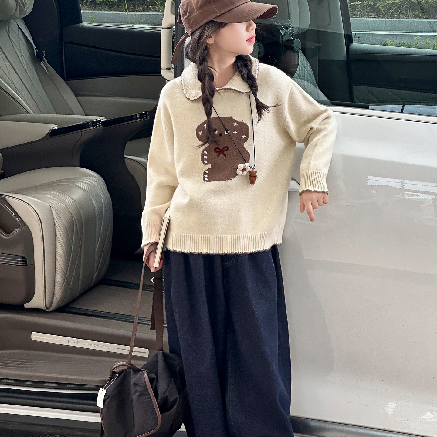 女童套装秋季2025新款大儿童装洋气休闲运动小熊毛衣牛仔裤两件套