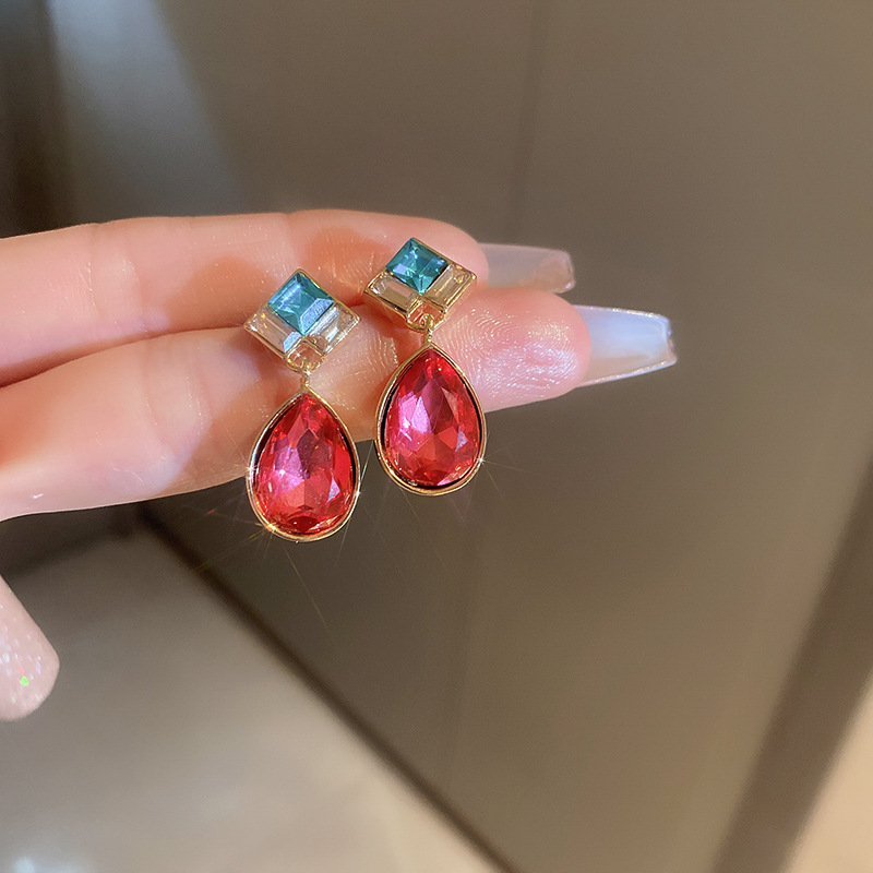 Geometrisches Wassertropfen-Halsketten-Ohrring-Set im Designer-Stil, Retro-Schlangenknochenkette im Palaststil, mittelalterlicher High-End-Schmuck_voghion.com