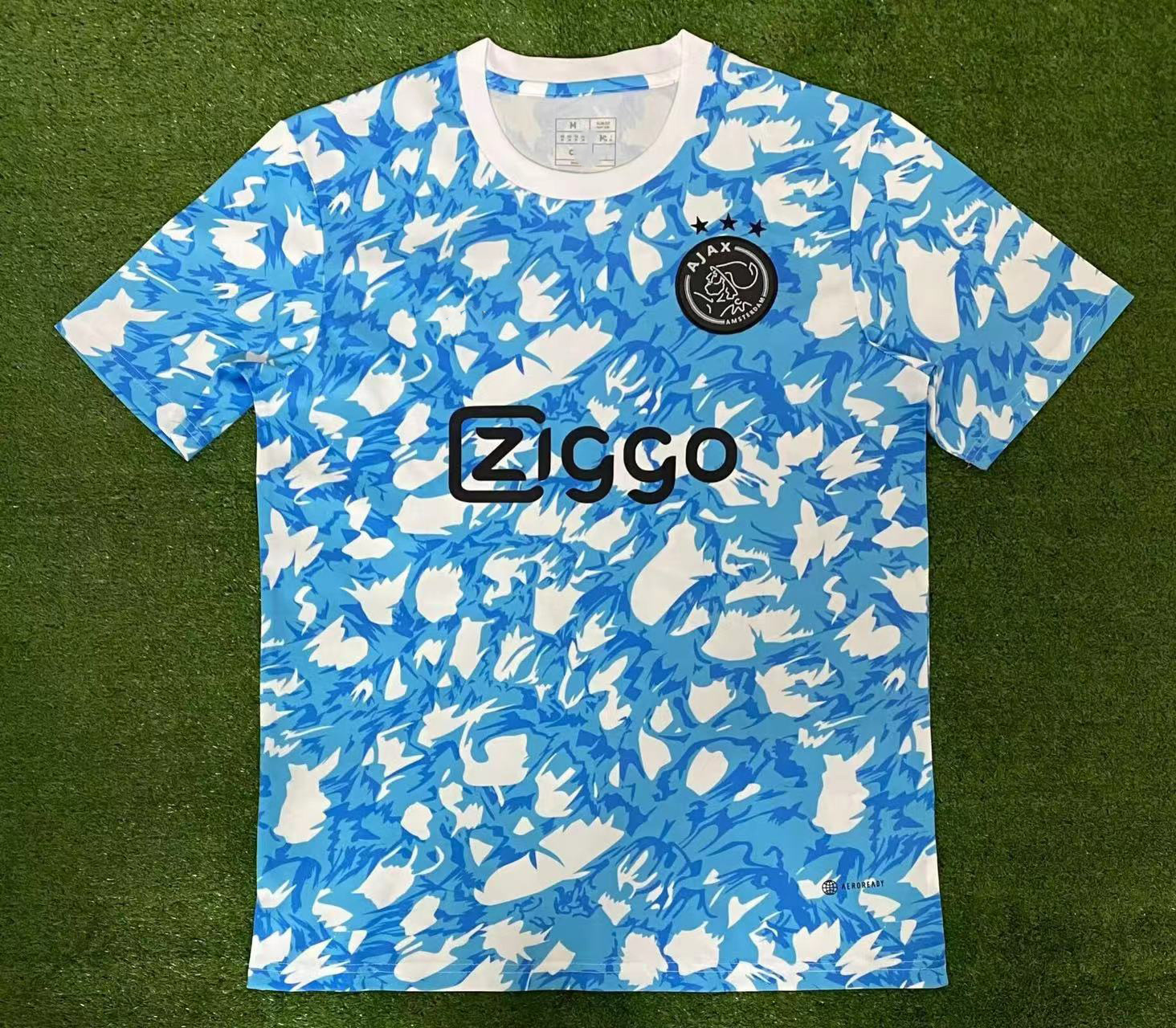 Una generación de uniformes de fútbol, nuevos uniformes de entrenamiento, camisetas, Italia AC, Barcelona, Real Madrid, Brasil, Japón, Ajax