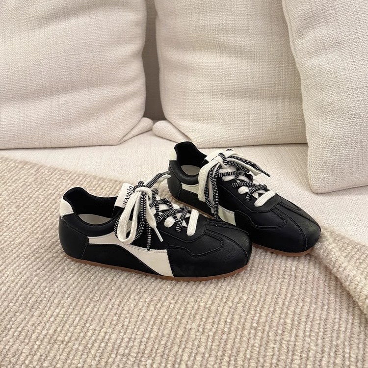 Zapatos de entrenamiento de mujeres estilo universitario versátil otoño 2026 nuevos zapatos deportivos casuales suaves ligeros zapatos de mujer