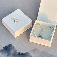 インスタ高级感マグネット吸い込みカバーアクセサリーボックスネックレスリング手串书型ボックスバレンタインギフト包装ボックス