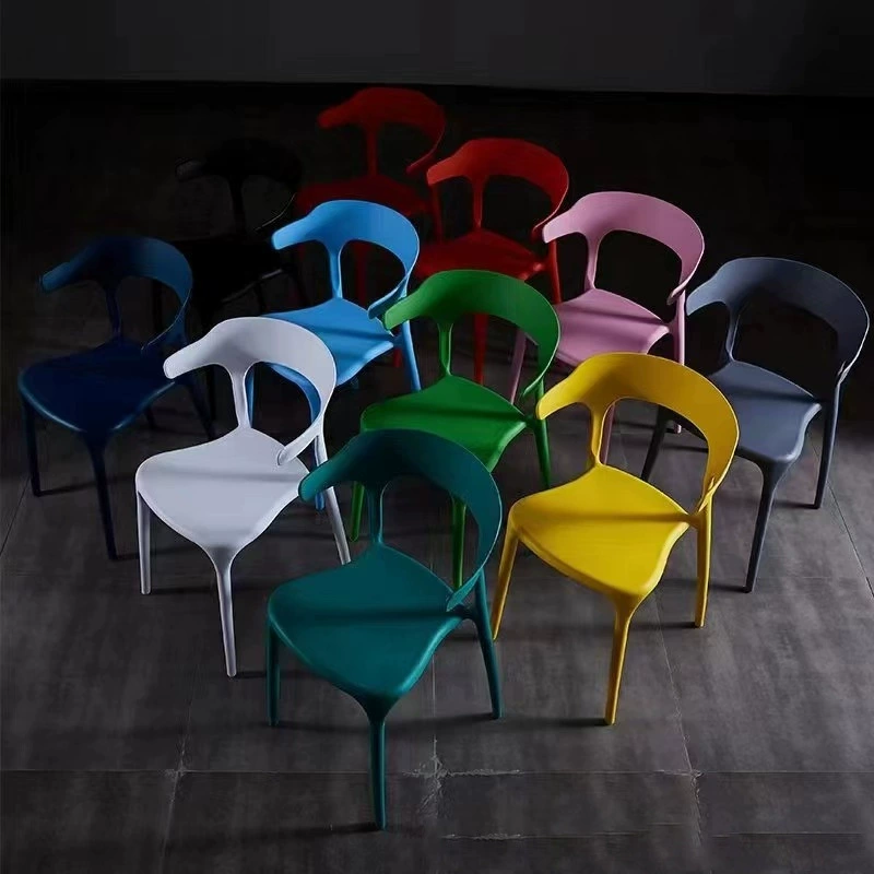 Оптовые обеденные стулья для домашнего использования, простые современные скандинавские стулья для взрослых, табуреты, обеденные столы, пластиковые стулья, стулья со спинкой