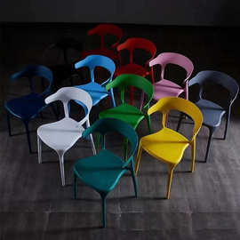 批发餐椅家用简约现代成人北欧牛角椅凳子餐桌塑料椅子靠背椅