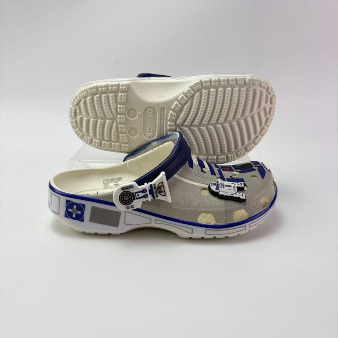 Nuevos zapatos Dongdong conjuntos de héroes y robots de animación de dibujos animados de playa de sandallas al aire libre image 3