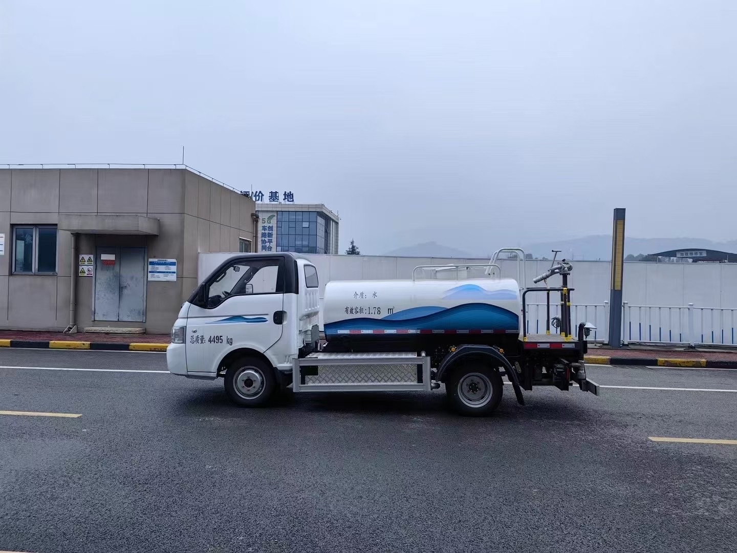"New Energy Series" Sprinkler Truck, Sprinkler Truck, Dust Reduction Truck, Cooling Truck, Dust Suppression Truck, Water Transport Truck