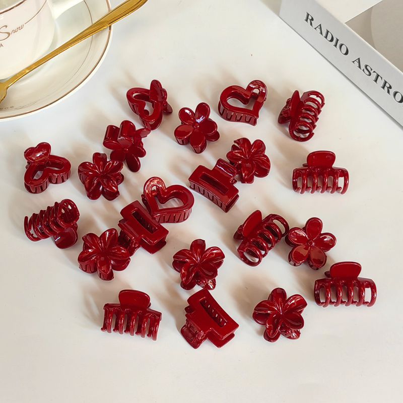 Red New Year Hair Clip, Heart-Shaped Bangs Clip, Small Claw Clip Hair Accessory for Women, Small Forehead Clip