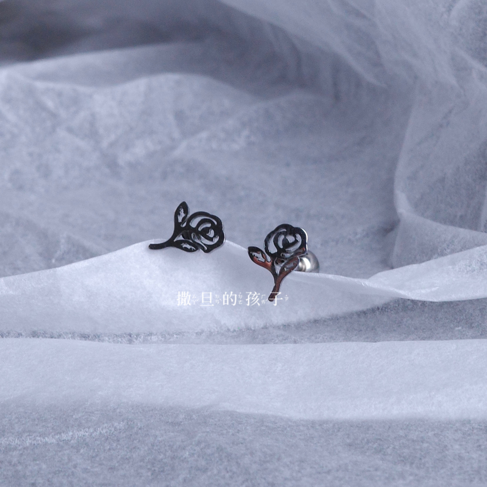 Pointed titanium steel lip stud product view