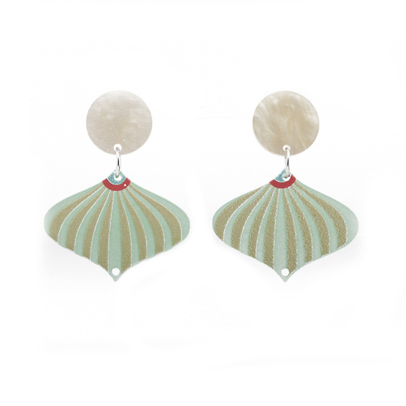 Europa y América transfronteriza verano tridimensional Shell Stud pendientes mujer acrílico pendientes Mujer