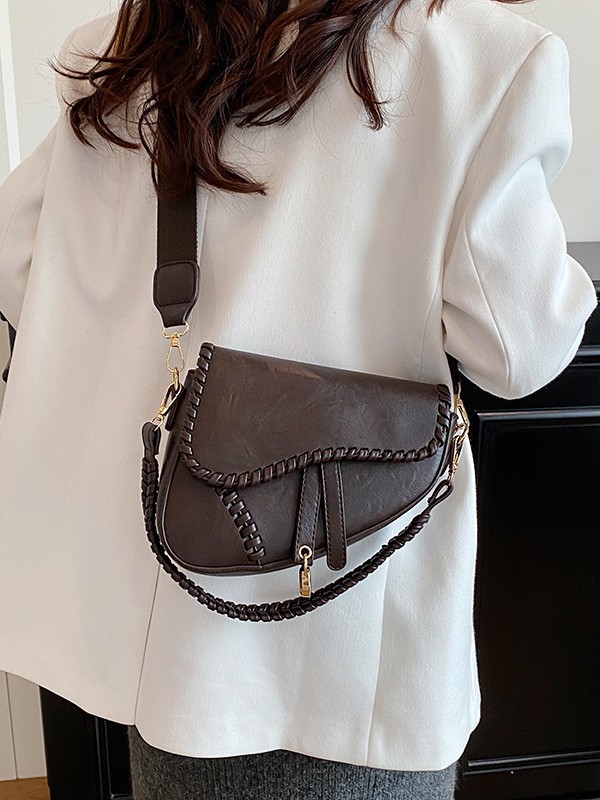 Bolso para mujeres 2025 nuevo nicho coreano retro textura red rojo ancho cinturón de hombro mochila trenzada bolsa de sillín
