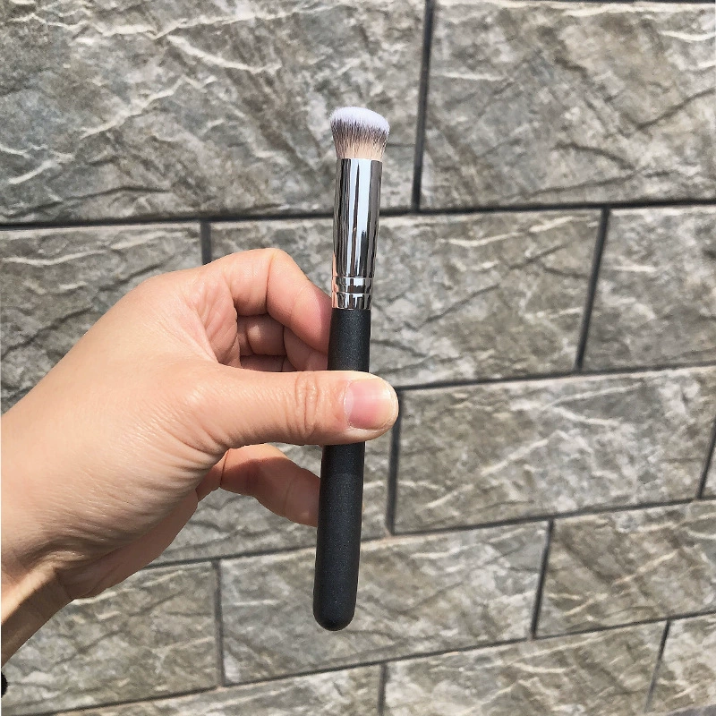 Набор кистей для Concealer & Foundation makeup, 170 & 270, мягкие синтетические щетинки, ручка 17 см