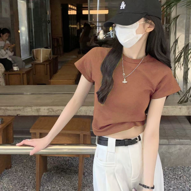 복숭아색