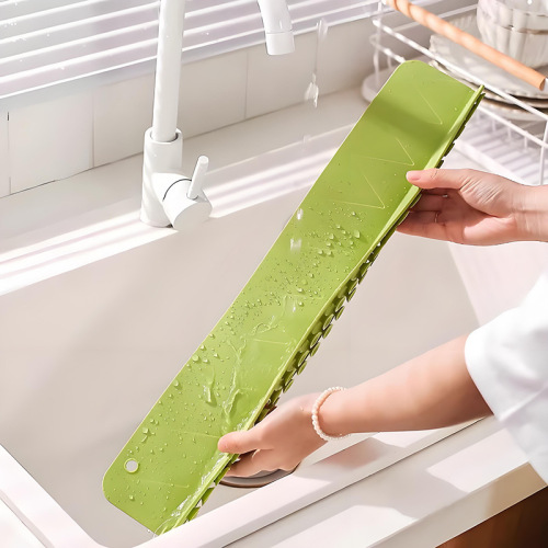 Sink Splash Guard Kitchen Dishwashing Pool Water Pool Hand Basin Countertop Splash Barrier Silicone Waterproof Separating Strip
