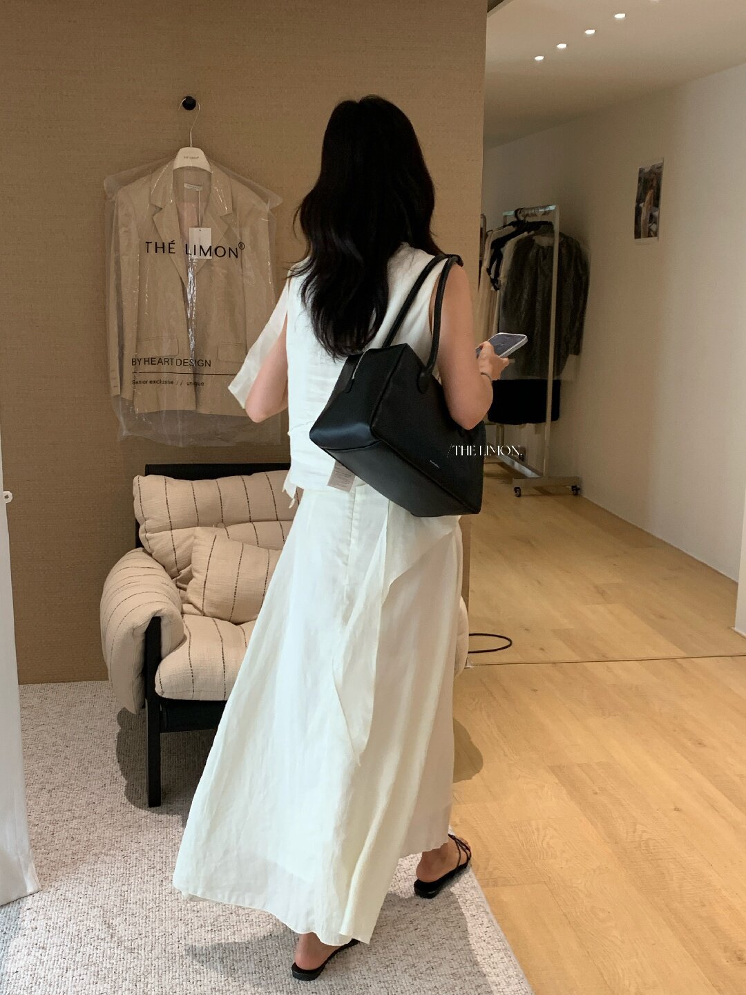 Bộ áo hai dây kết hợp chân váy midi nữ tính chất tơ tằm phong cách Hàn Quốc — màu cam, màu mơ chi tiết 10