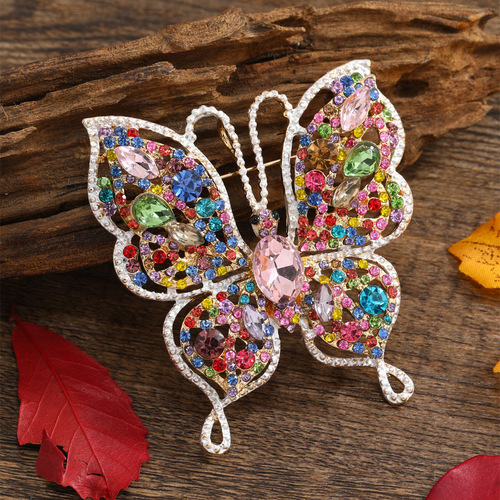 Creative Diamond Vintage Butterfly Brooch Fashion Simple Hollow Insect Women's Coat Flower Bag Clasp Accessory