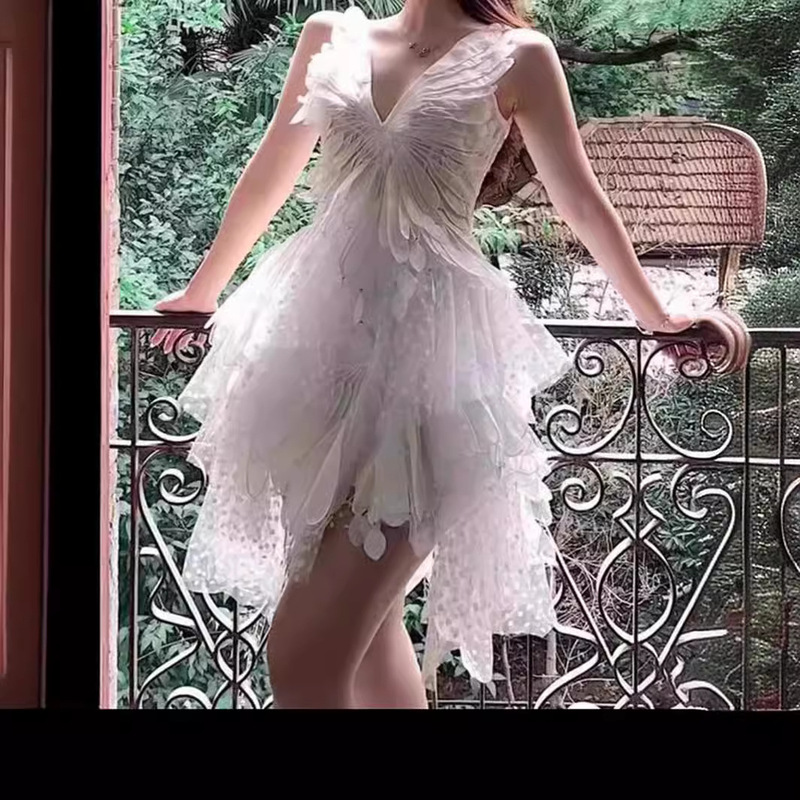 Summer 2025 White Feather Cut Out V Neck Suspender Dress 9009
