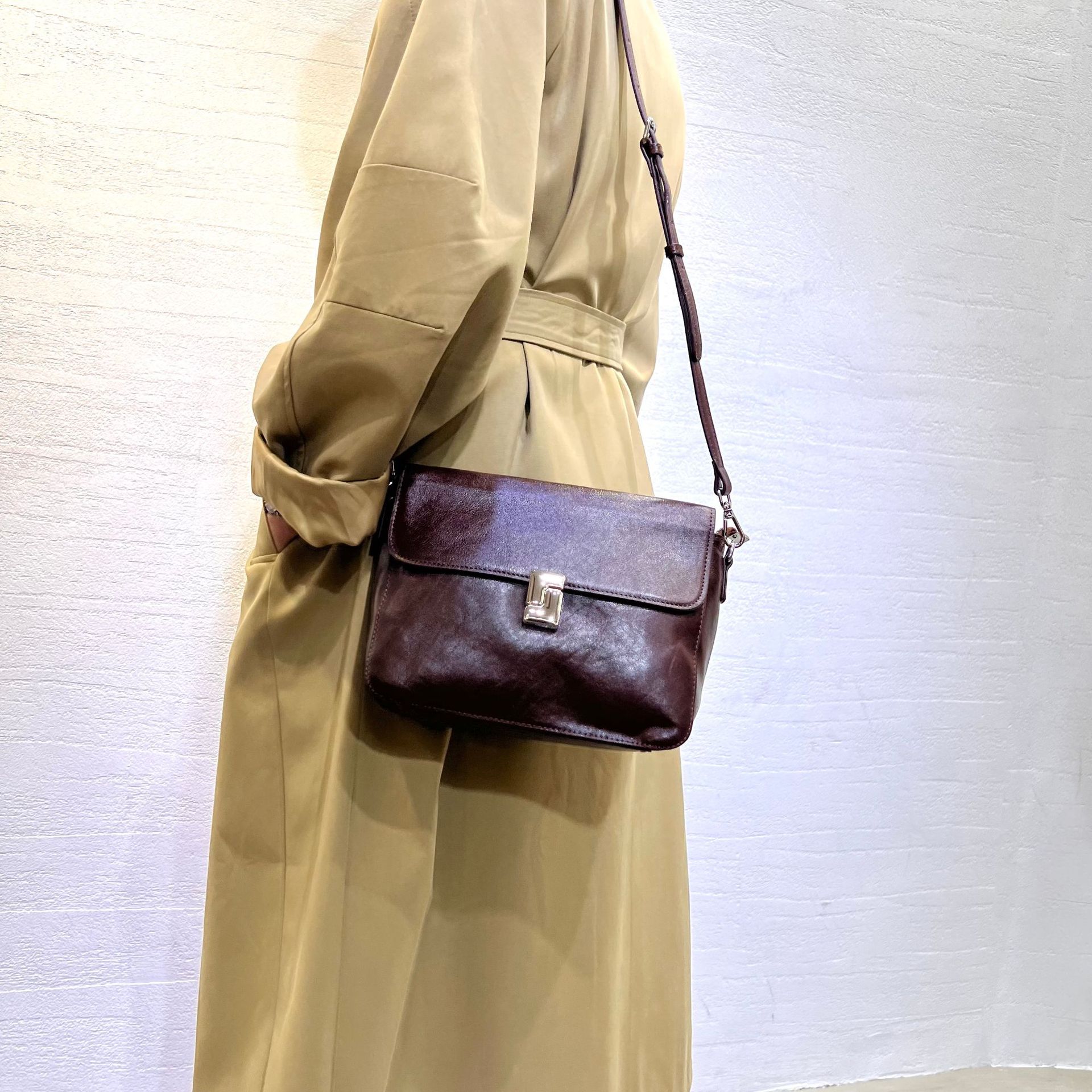Genuine Leather Women's Bag Retro Top Grain Vegetable Tanned Cowhide Shoulder Crossbody Handbag 2-Way Tote Bag - Thumbnail 2