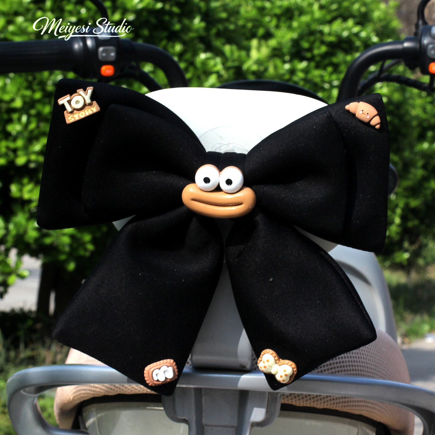 Nuevo 2026 coche eléctrico arco decoración accesorios pequeños accesorios de la batería de la cola de los accesorios adornos de la cola lindos