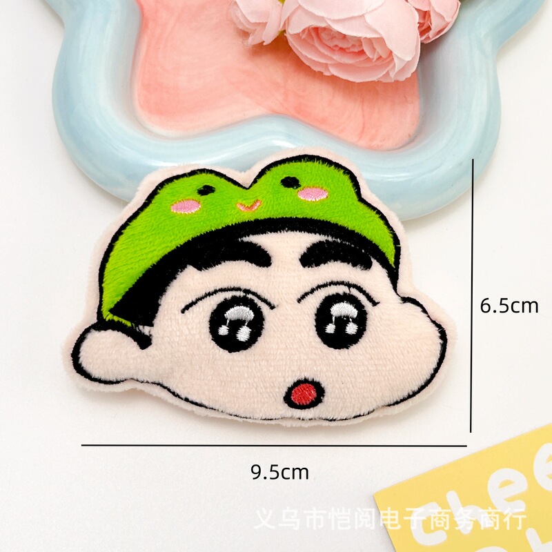 日系卡通蜡笔小新吱吱叫挂件可爱菠萝草莓小新胸针diy鞋帽服饰辅|undefined