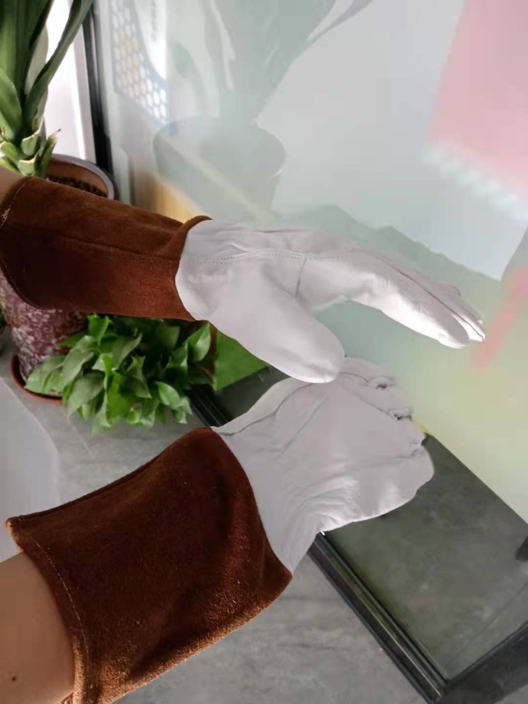 工厂直销头层牛皮电焊手套 焊工耐高温防飞溅长款耐磨皮手套