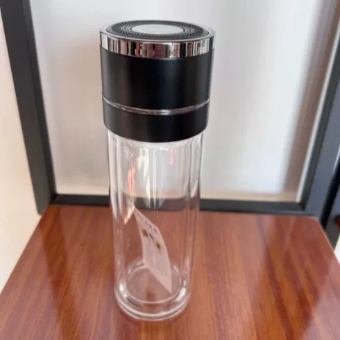 One-touch quick-open cup, wholesale tea-water separation cup, glass cup, high borosilicate business tea brewing cup, car gift cup