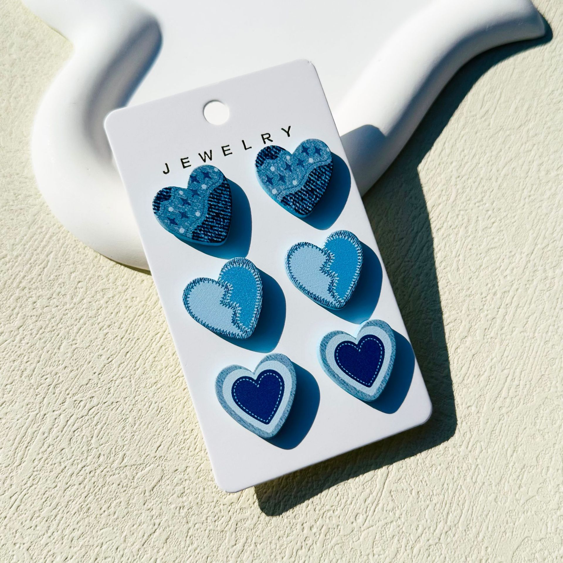 Simple Style Heart Shape Arylic Women's Ear Studs display picture 6