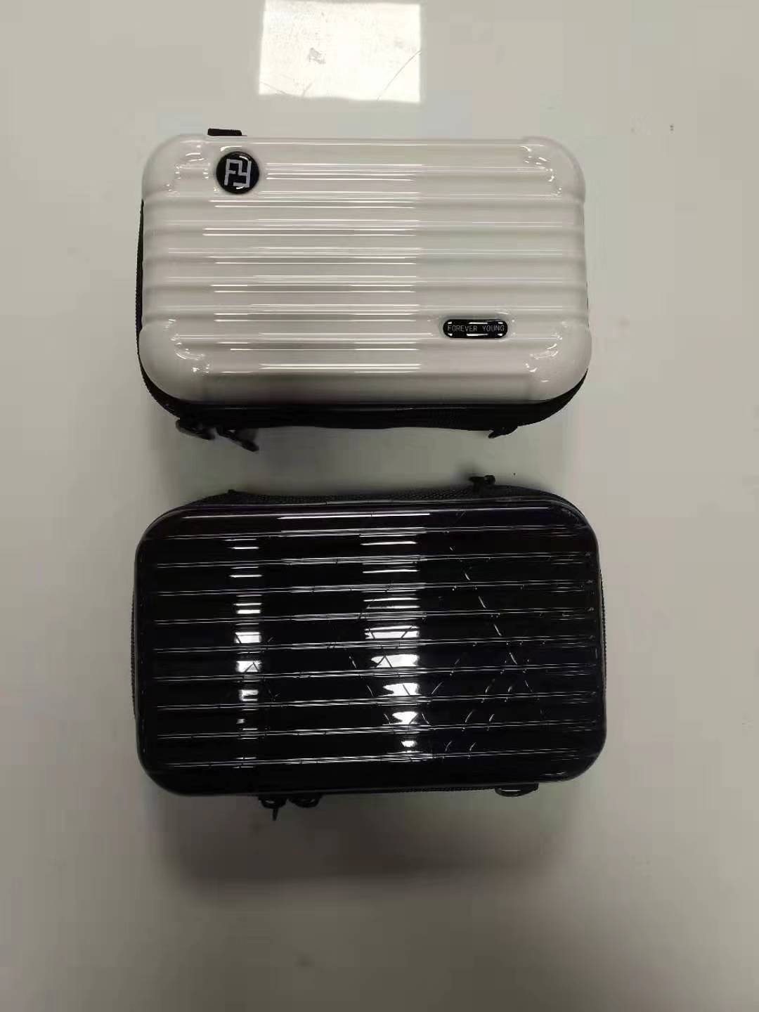 PC+ABS耳机包 PC+ABS电脑包 PC+ABS手机包 品牌手包 品牌零钱包