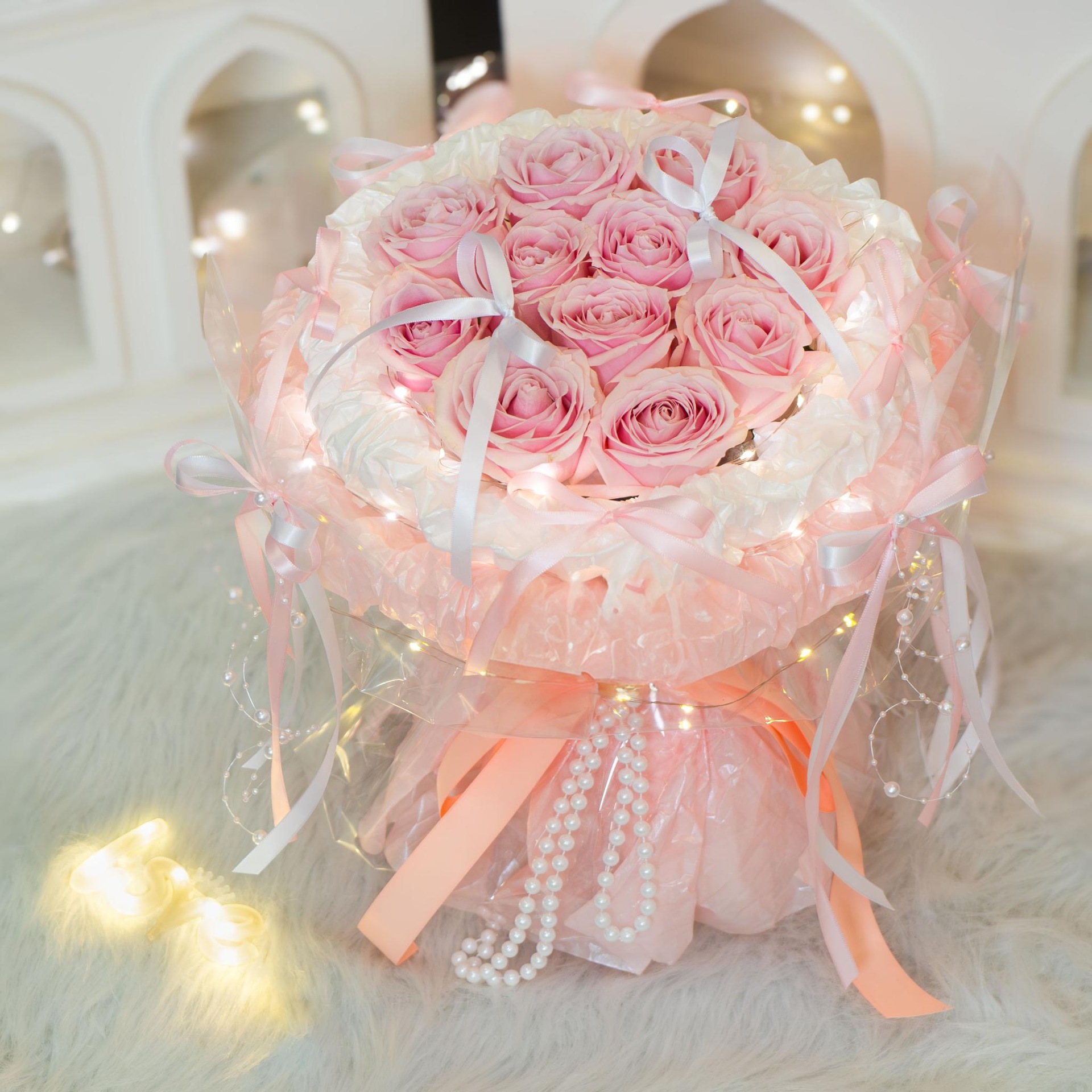 [부드럽고 사랑스러운 선물 핸드백] 발레풍 핑크장미 11송이 꽃다발