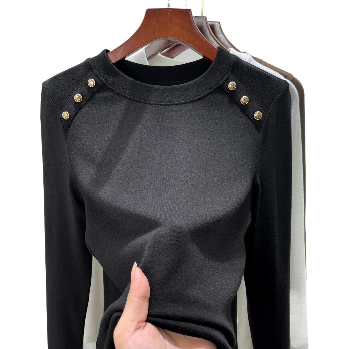 Camiseta de mujer con diseño de botones y imitación de cachemira, cuello redondo, para verano, estilo 2026, camiseta ajustada para mujer, top de verano para mujer.