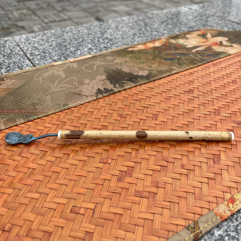 Plug-in de cobre-azul oscuro