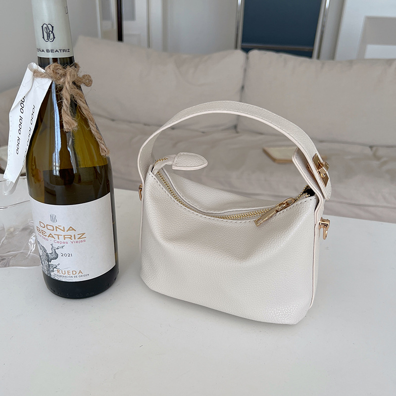 Design für Damen Herbst/Winter Neue Lunchbox Cloud Handheld Casual Kleine Quadratische Umhängetasche mit einer Schulter_voghion.com