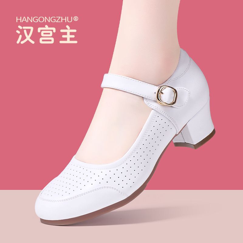 2024 spring new glossy stage performance shoes Xinjiang dance shoes Uygur dance shoes low heel catwalk shoes 2024 spring new glossy stage performance shoes Xinjiang dance shoes Uygur dance shoes low heel catwalk shoes