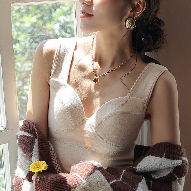 Clearance Sale: Women's Thermal Vest with Built-In Bra Pads, Integrated Camisole, Winter Fleece-Lined, Thickened, Heat-Generating Tech Base Layer Top