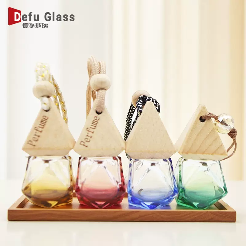 现货批发彩色菱形玻璃车载香熏瓶木质盖无火后视镜吊坠香薰分装瓶