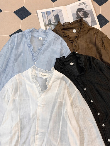 Stylish new youth lotus edge V-neck white shirt with cleanfit vibe, cool and casual, loose fit.