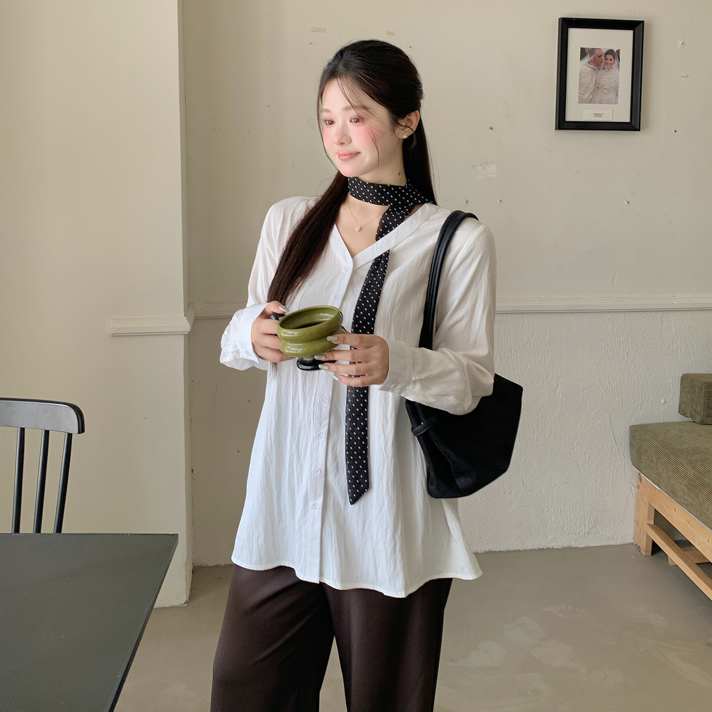 2026 Autumn New Style Old Money Style Polka Dot Silk Scarf Neck Tie V-Neck Loose Plus Size Chiffon Blouse for Layering or Outerwear 325338