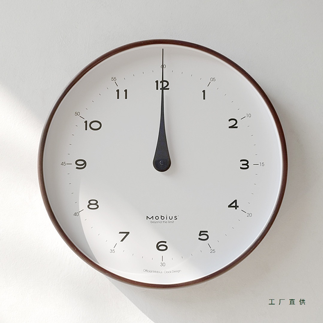 2025新款客厅挂钟表家用实木现代挂表简约时尚极简高级感静音时钟