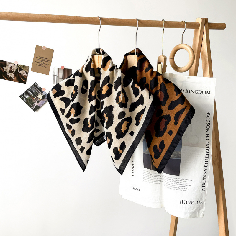 Leopard Print Mini Scarf For Women 70 Cm Herringbone Cotton Vintage Fashion Scarf In Coffee Color High End Small Square_voghion.com