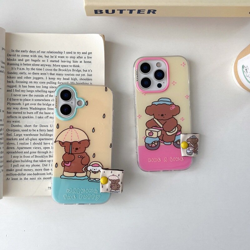 Cute Rainy Day Cycling Bear Iphone16Promax Suitable for 14 Apple 17Pro Mobile Phone Case 15 Protective Cover