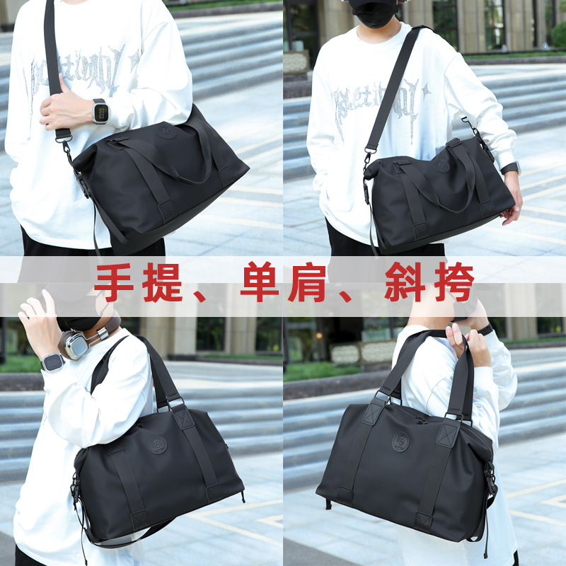 Men's capacious travel bag