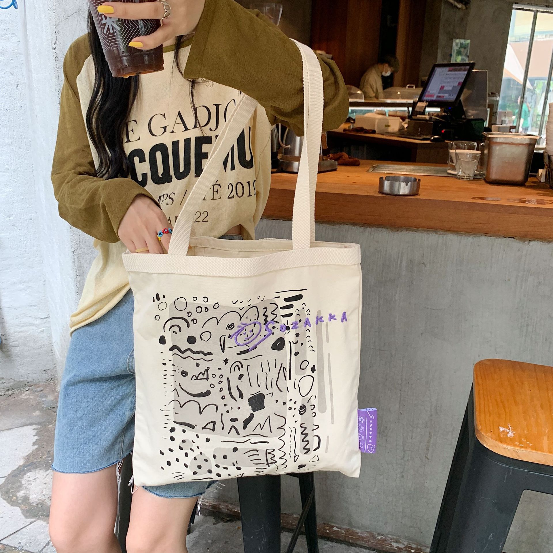 【 In Stock 】26102 letter graffiti printed canvas bag, large-capacity single-shoulder hand-carry shopping bag Tote from South Korea undefined