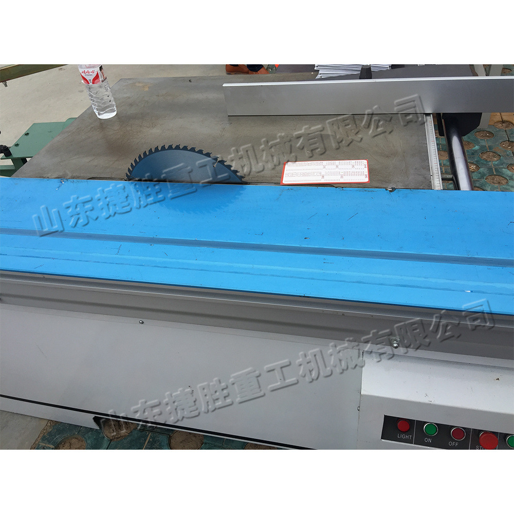 máquina automática de corte de placa de plástico pequeña máquina de corte de placa de muebles eléctrica sierra de corte de placa de fibra de placa de partículas