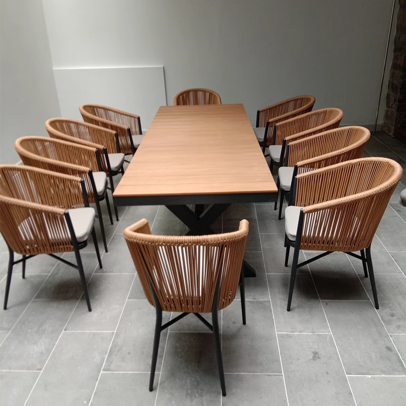 Mesa y silla de patio al aire libre, madera plástica, casa nórdica, patio al aire libre, jardín al aire libre, balcón, combinación de terraza de ocio