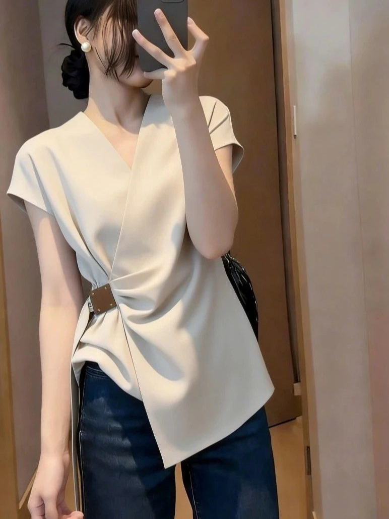 Áo sơ mi ngắn tay cổ chữ V phong cách Hàn Quốc, dáng ôm nhẹ, phối đồ đa năng — màu mơ